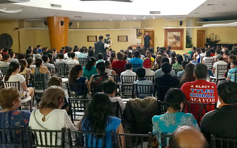 Conferencias del P. Ángel Espinoza, L.C. en Acapulco
